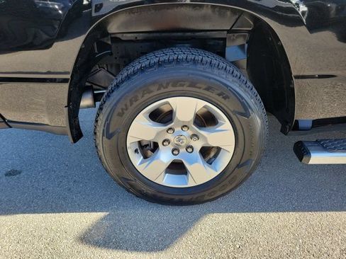 Used 2019 RAM 1500 Big Horn RWD image 9