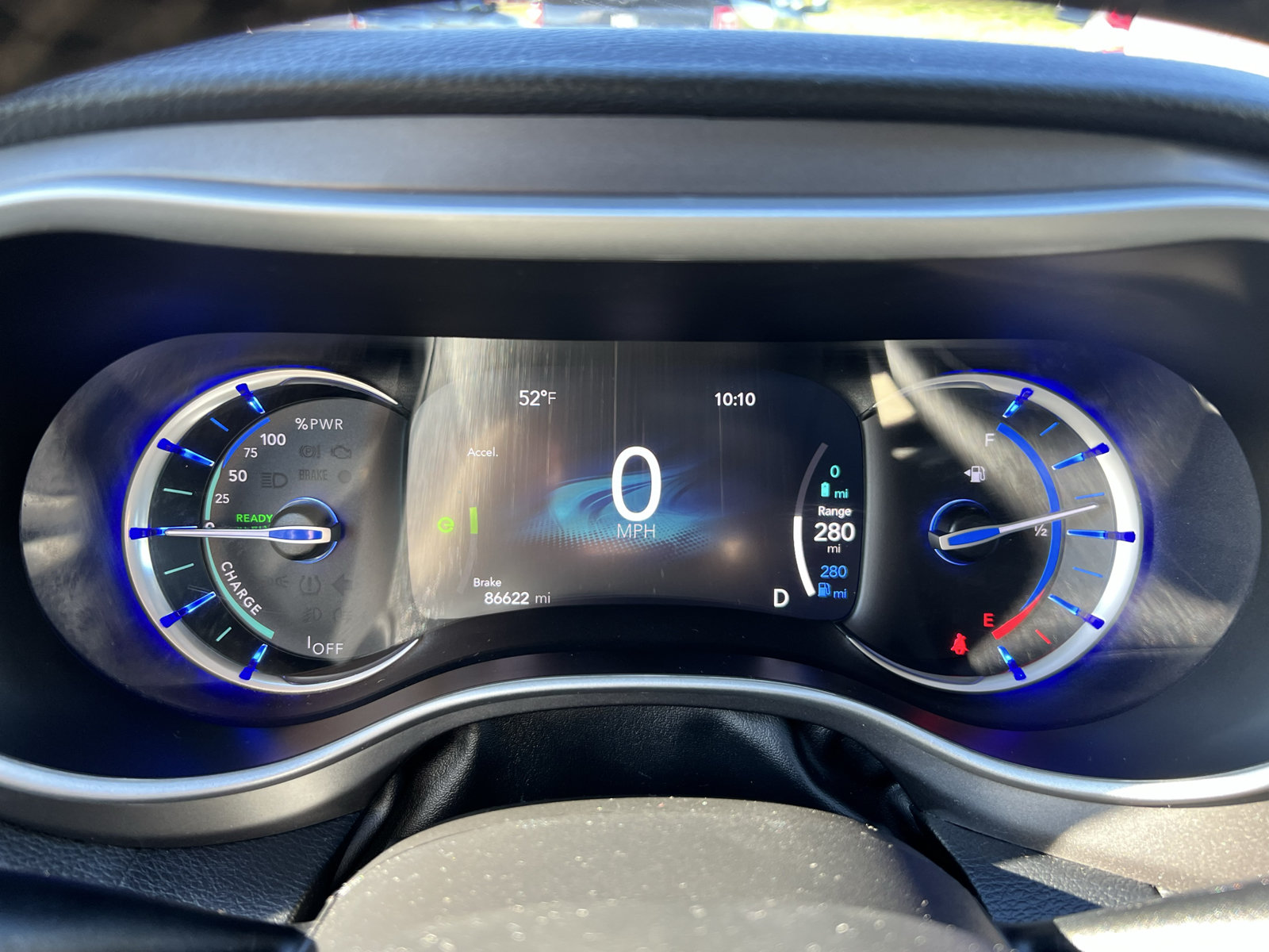 Used 2024 Chrysler Pacifica Limited FWD image 40