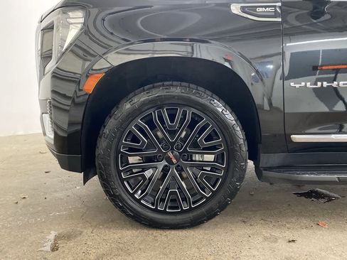 Used 2021 GMC Yukon XL SLT w/ SLT Luxury Plus Package image 11