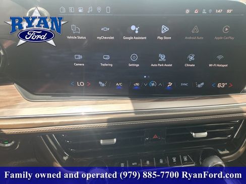 Used 2025 Chevrolet Suburban Z71 w/ Comfort Package AWD/4WD image 12