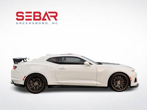 Used 2022 Chevrolet Camaro ZL1 RWD image 19