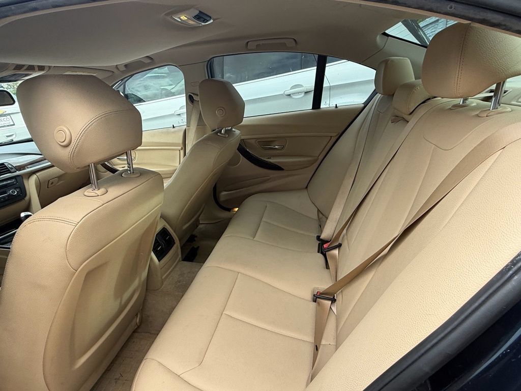 Used 2015 BMW 320i Sedan RWD image 8