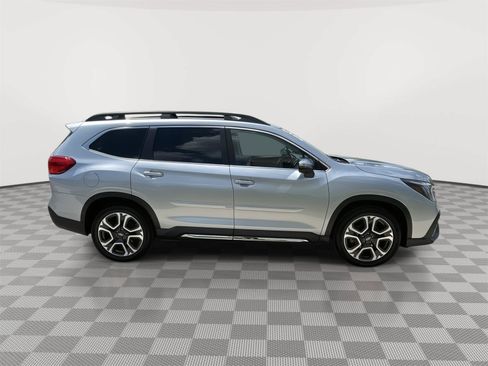 Used 2023 Subaru Ascent Limited w/ Technology Package AWD/4WD image 14