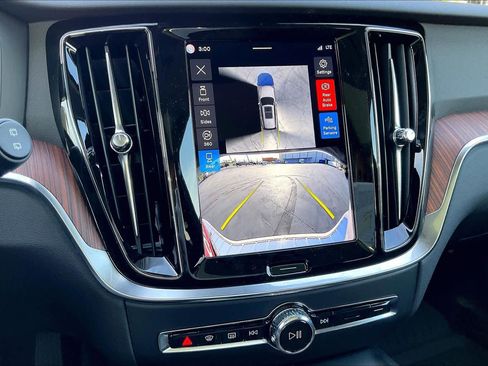 New 2026 Volvo V60 B5 Cross Country Plus w/ Climate Package image 20