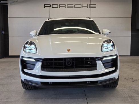 Used 2024 Porsche Macan image 29