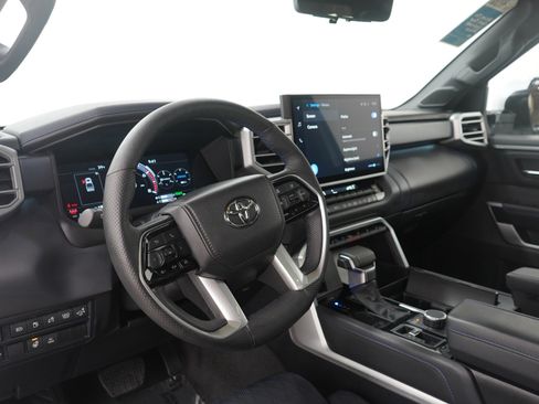 Used 2025 Toyota Tundra Platinum AWD/4WD image 30