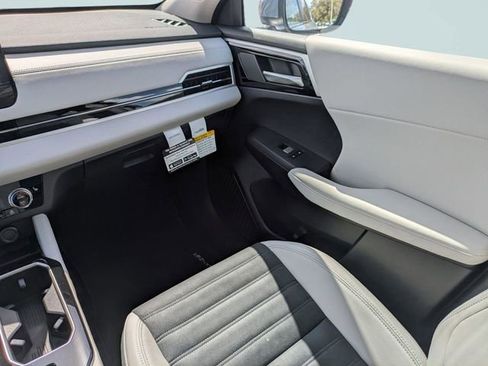 New 2026 Mitsubishi Outlander SE FWD image 18