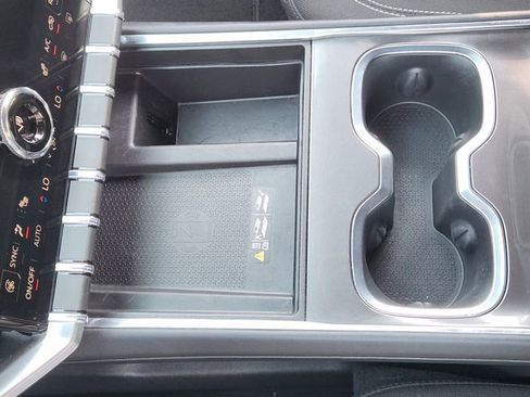 Used 2025 GMC Acadia Elevation image 20