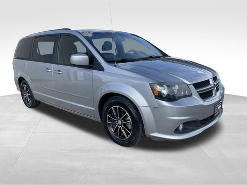 Used 2017 Dodge Grand Caravan GT FWD image 3