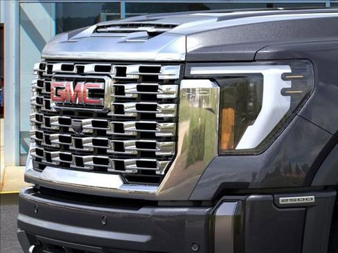 New 2026 GMC Sierra 2500 Denali w/ Denali Reserve Package image 13