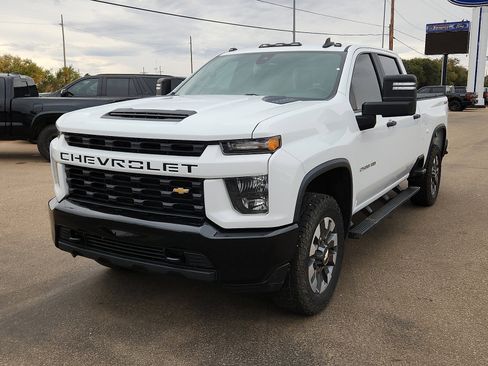 Used 2021 Chevrolet Silverado 2500 Custom w/ Custom Value Package image 1