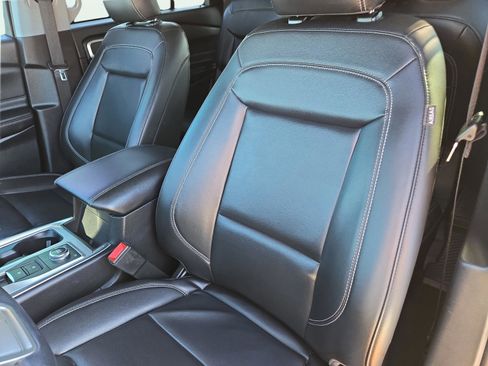 Used 2022 Ford Explorer XLT w/ Equipment Group 202A image 17