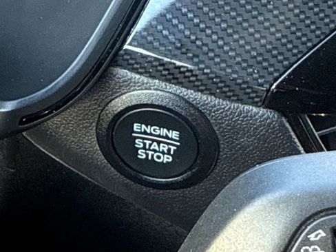 Used 2025 Ford Escape ST-Line Select AWD/4WD image 46