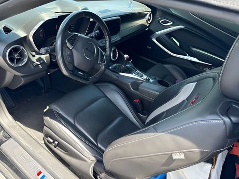 Used 2020 Chevrolet Camaro SS RWD image 6