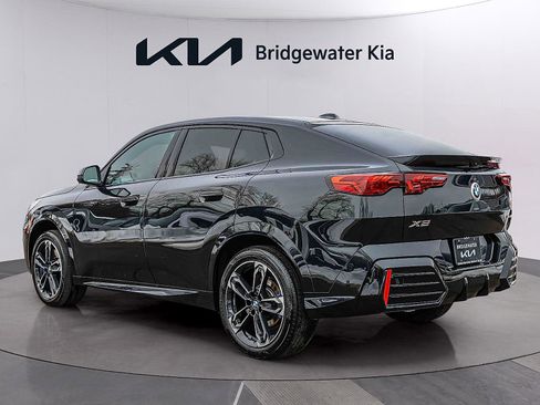 Used 2025 BMW X2 xDrive28i AWD/4WD image 4