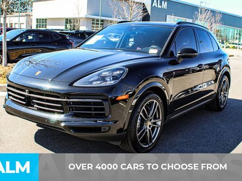 Used 2023 Porsche Cayenne S Platinum w/ Premium Package Plus image 3