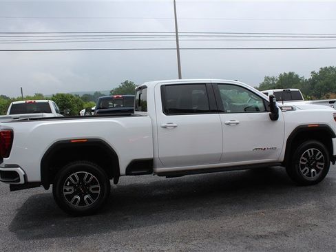 Used 2022 GMC Sierra 2500 AT4 w/ AT4 Preferred Package AWD/4WD image 8