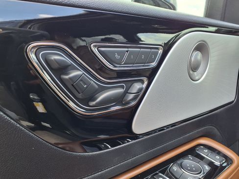 Used 2021 Lincoln Aviator Reserve w/ Equipment Group 210A image 14