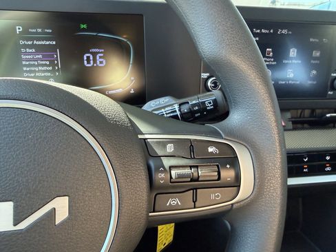 Used 2024 Kia Sportage LX image 28