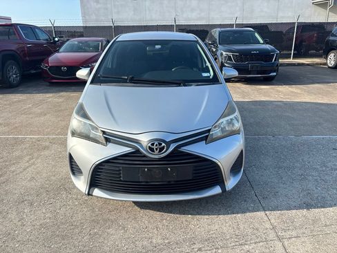 Used 2016 Toyota Yaris LE FWD image 2