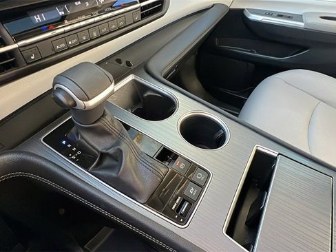 Used 2025 Toyota Sienna XLE image 29