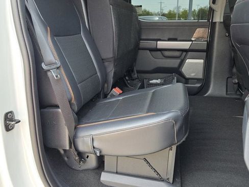 Used 2025 Ford F250 Lariat w/ Black Appearance Package AWD/4WD image 8