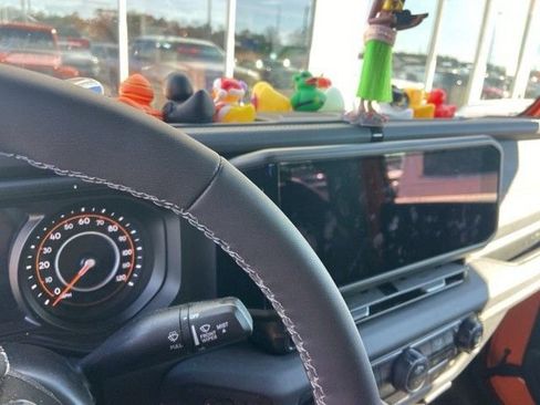 Used 2025 Jeep Gladiator Rubicon image 15