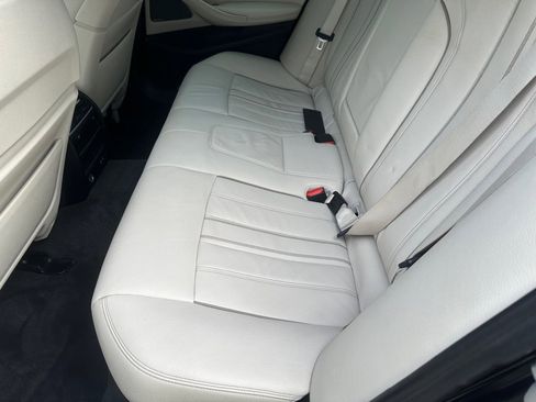 Used 2020 BMW M550i xDrive w/ Dynamic Handling Package image 20