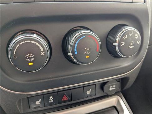 Used 2015 Jeep Compass High Altitude FWD image 16