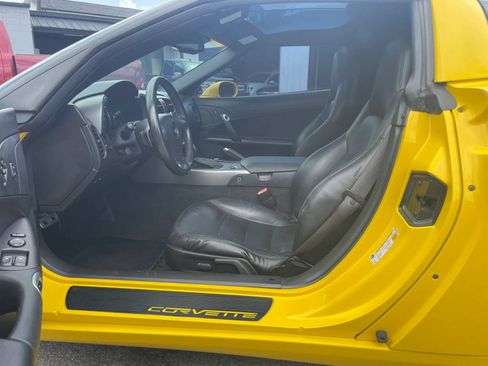 Used 2006 Chevrolet Corvette Coupe w/ Preferred Equipment Group RWD image 7