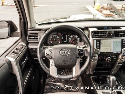 Used 2023 Toyota 4Runner SR5 Premium image 2