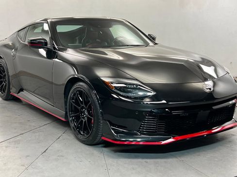 Used 2024 Nissan Z NISMO w/ Floor Mat Package RWD image 7