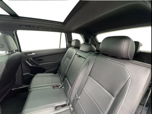 Used 2021 Volkswagen Tiguan SE R-Line FWD image 24