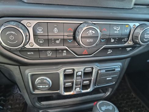 Used 2020 Jeep Wrangler Unlimited Sport AWD/4WD image 9