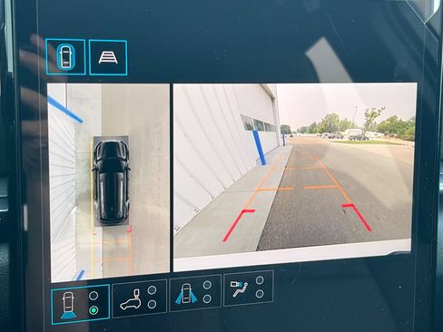New 2027 GMC Terrain AT4 w/ Technology Package II AWD/4WD image 17
