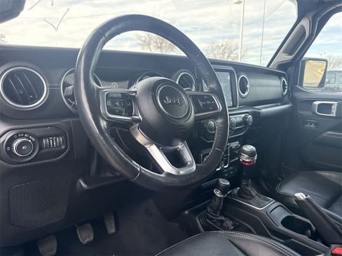 Used 2019 Jeep Wrangler Unlimited Sahara image 2