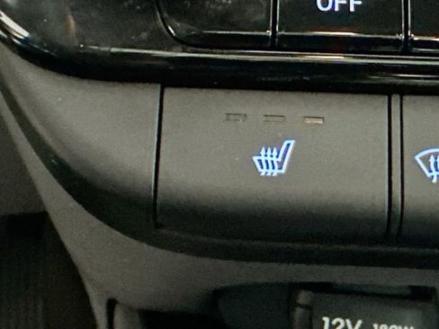 Used 2025 Hyundai Elantra SEL image 17