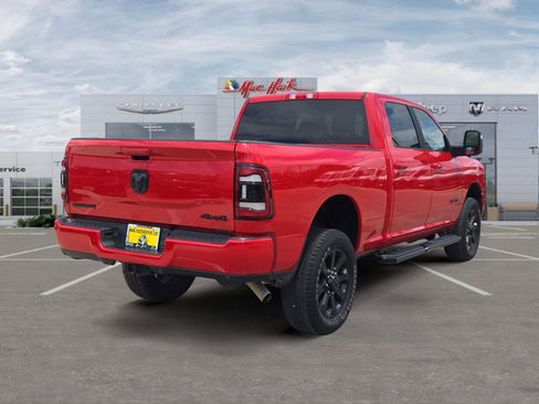 Used 2024 RAM 2500 Big Horn w/ Night Edition AWD/4WD image 5