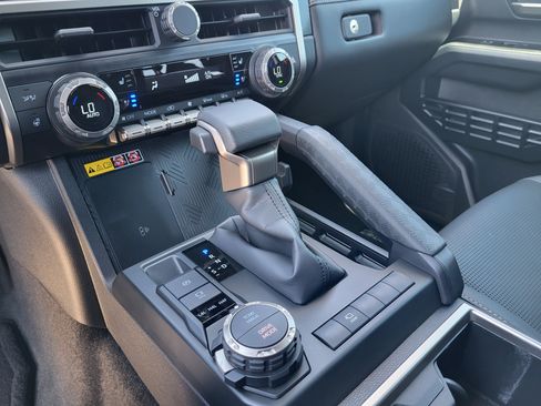 Certified 2025 Toyota 4Runner Limited AWD/4WD image 18