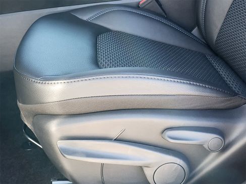 New 2026 Jeep Compass Latitude image 17