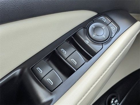 Used 2019 Buick Enclave Essence image 22