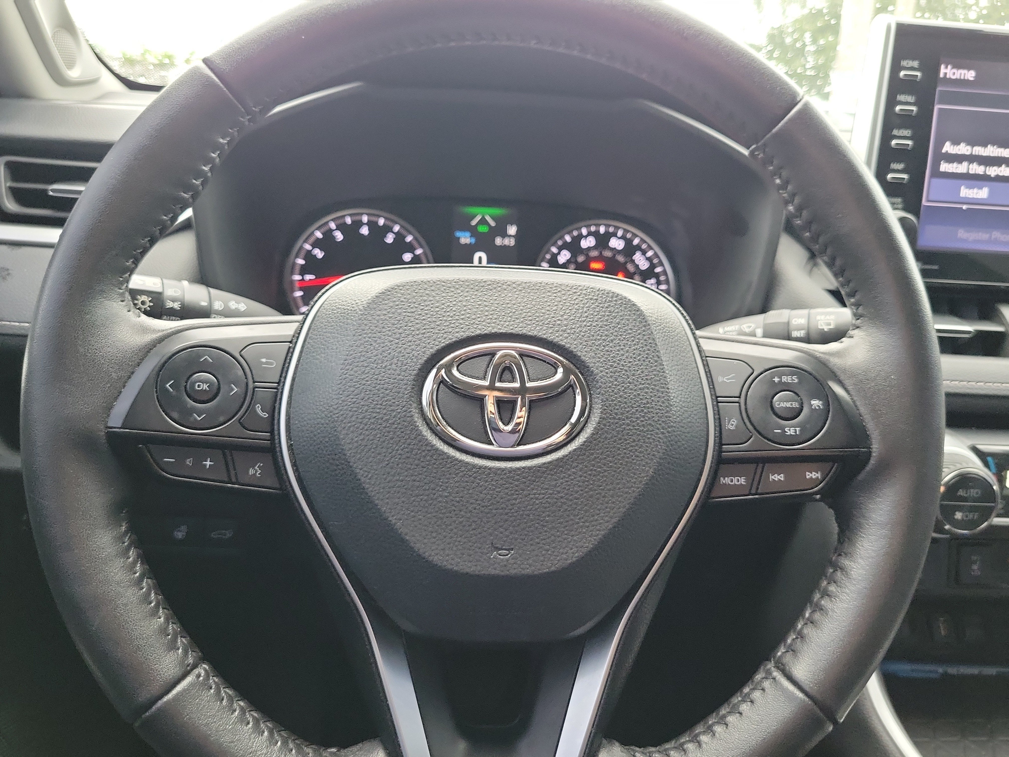 Used 2022 Toyota RAV4 XLE Premium FWD image 23