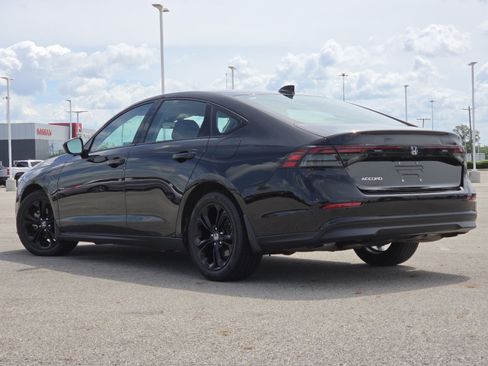 Used 2025 Honda Accord SE image 15