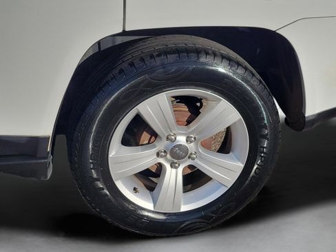 Used 2014 Jeep Compass Sport w/ Power Value Group image 32