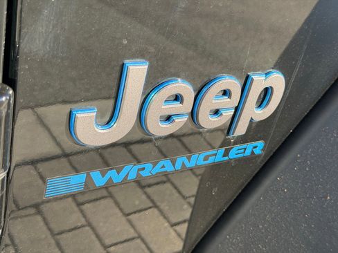 Used 2023 Jeep Wrangler Unlimited Rubicon 4xe image 28