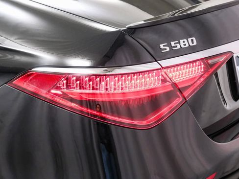Used 2025 Mercedes-Benz S 580 4MATIC Sedan image 7
