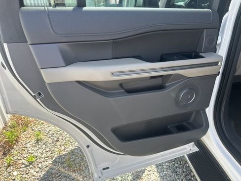 Used 2019 Ford Expedition XLT w/ Equipment Group 202A image 17