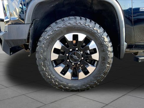 Used 2020 Chevrolet Silverado 2500 Custom w/ Custom Value Package AWD/4WD image 11