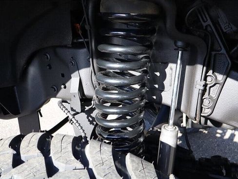 Used 2024 Ford F250 Platinum w/ FX4 Off-Road Package image 11