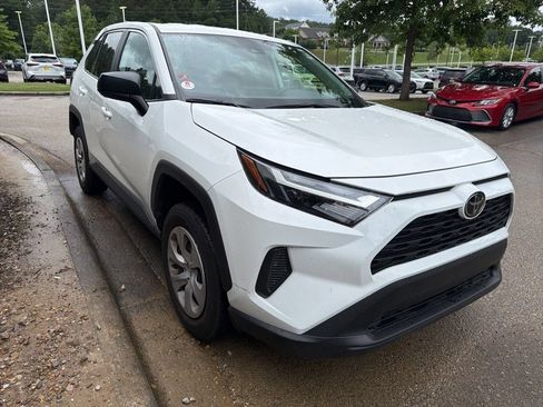 Used 2023 Toyota RAV4 LE FWD image 4